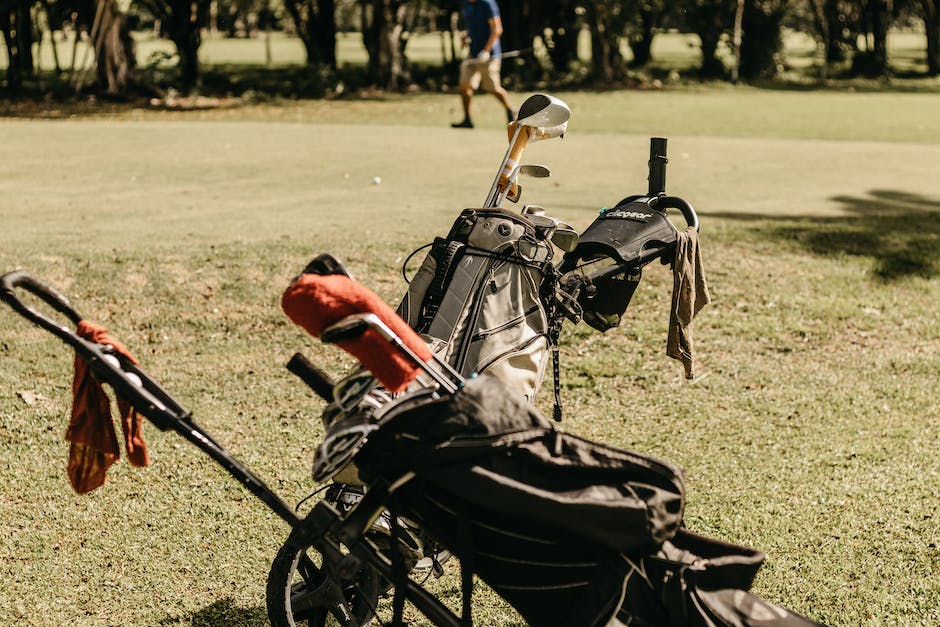 How to Arrange Golf Clubs in Your Cart Bag